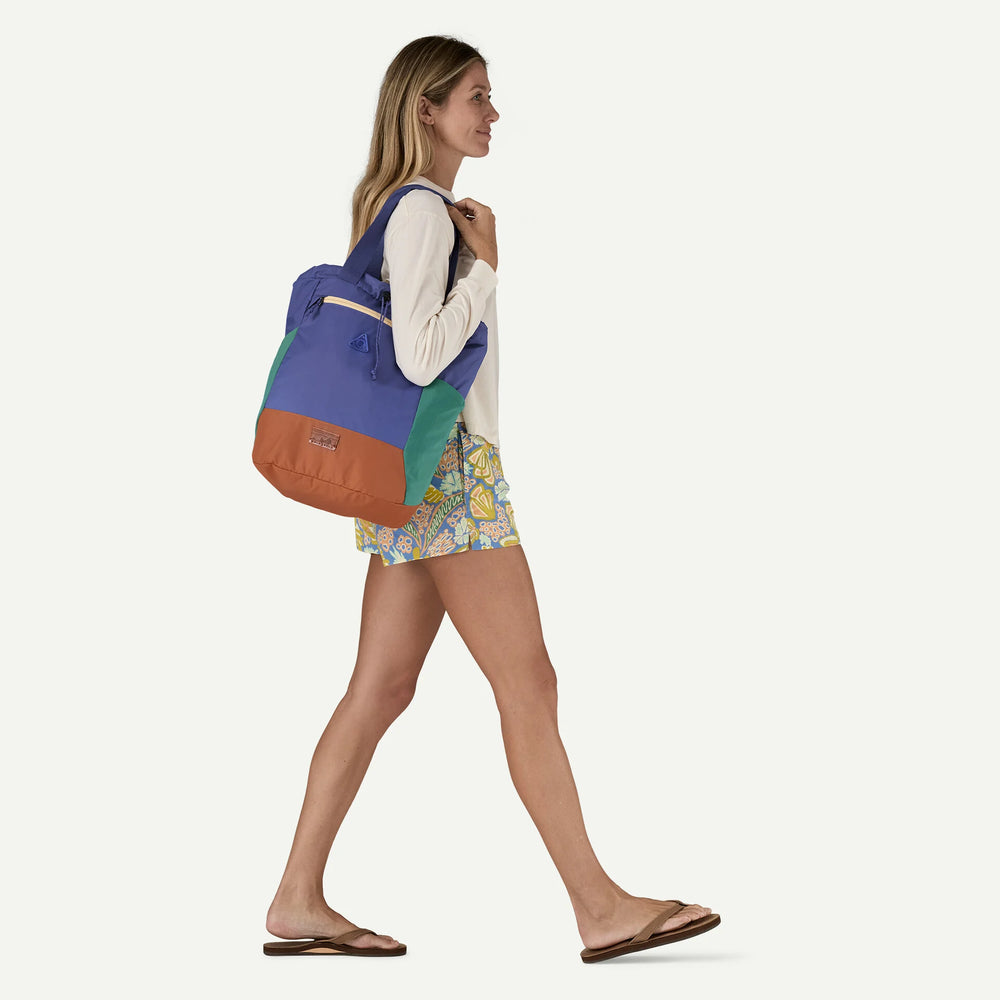 
            
                Load image into Gallery viewer, Terravia Tote Pack 24L
            
        