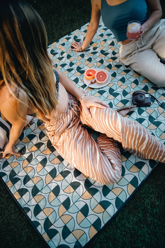 The Excursion Picnic Blanket - Olive Mix