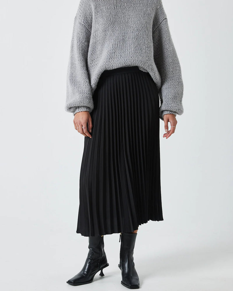 
            
                Load image into Gallery viewer, Filina Midi Skirt - Black
            
        